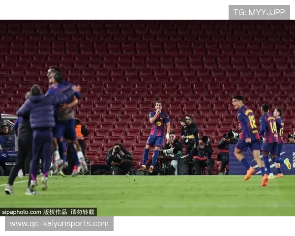 巴萨更衣室气氛紧张,领袖缺席引发连锁反应 巴萨更衣室气氛紧张,领袖缺席引发连锁反应